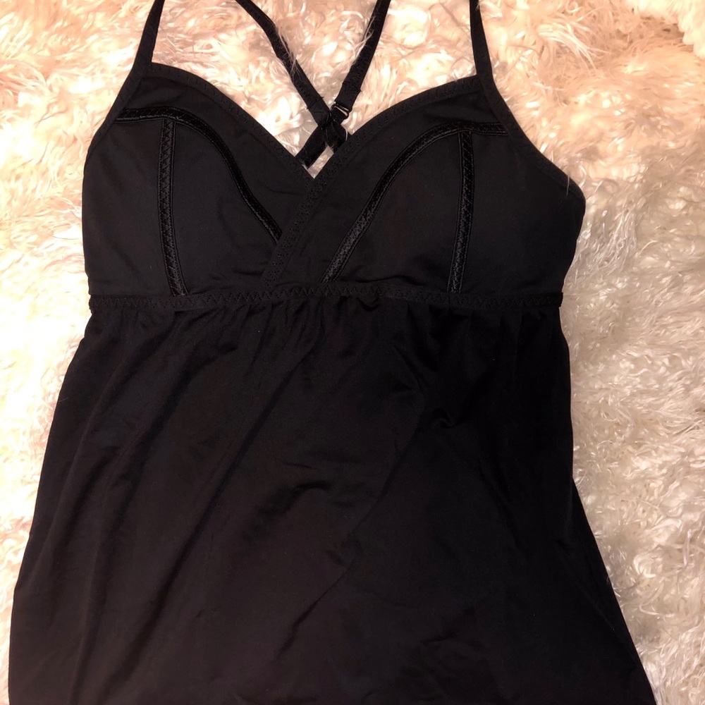 black lulu lemon tank top